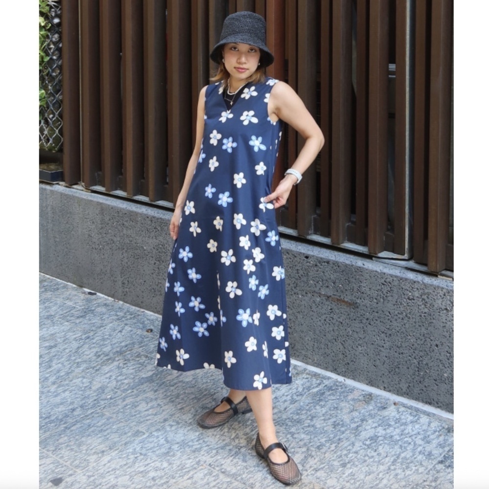 Marimekko x Uniqlo Floral A-Line Sleeveless Midi Dress